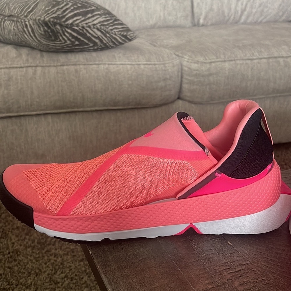 Nike Go FlyEase Pink 2022 Mens 11.5 Running Shoes Mesh Breathable DZ4860-600 - Picture 9 of 10
